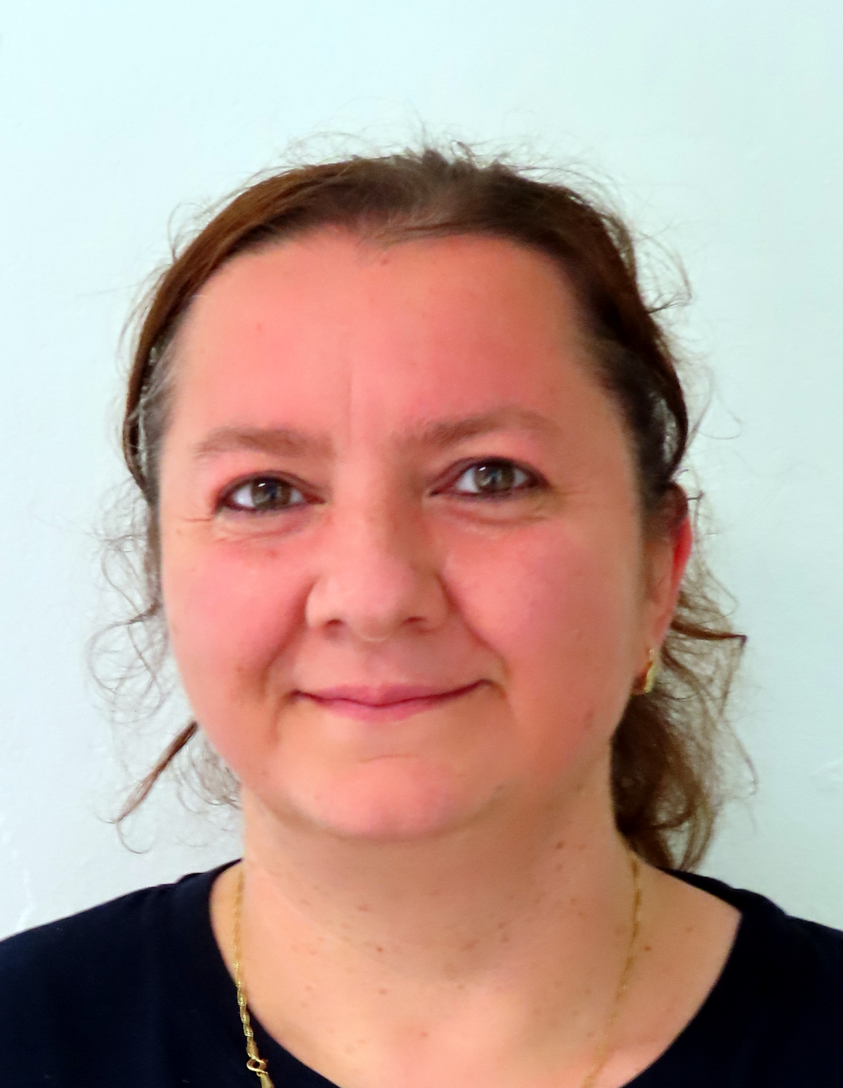 Frau Senay Samast